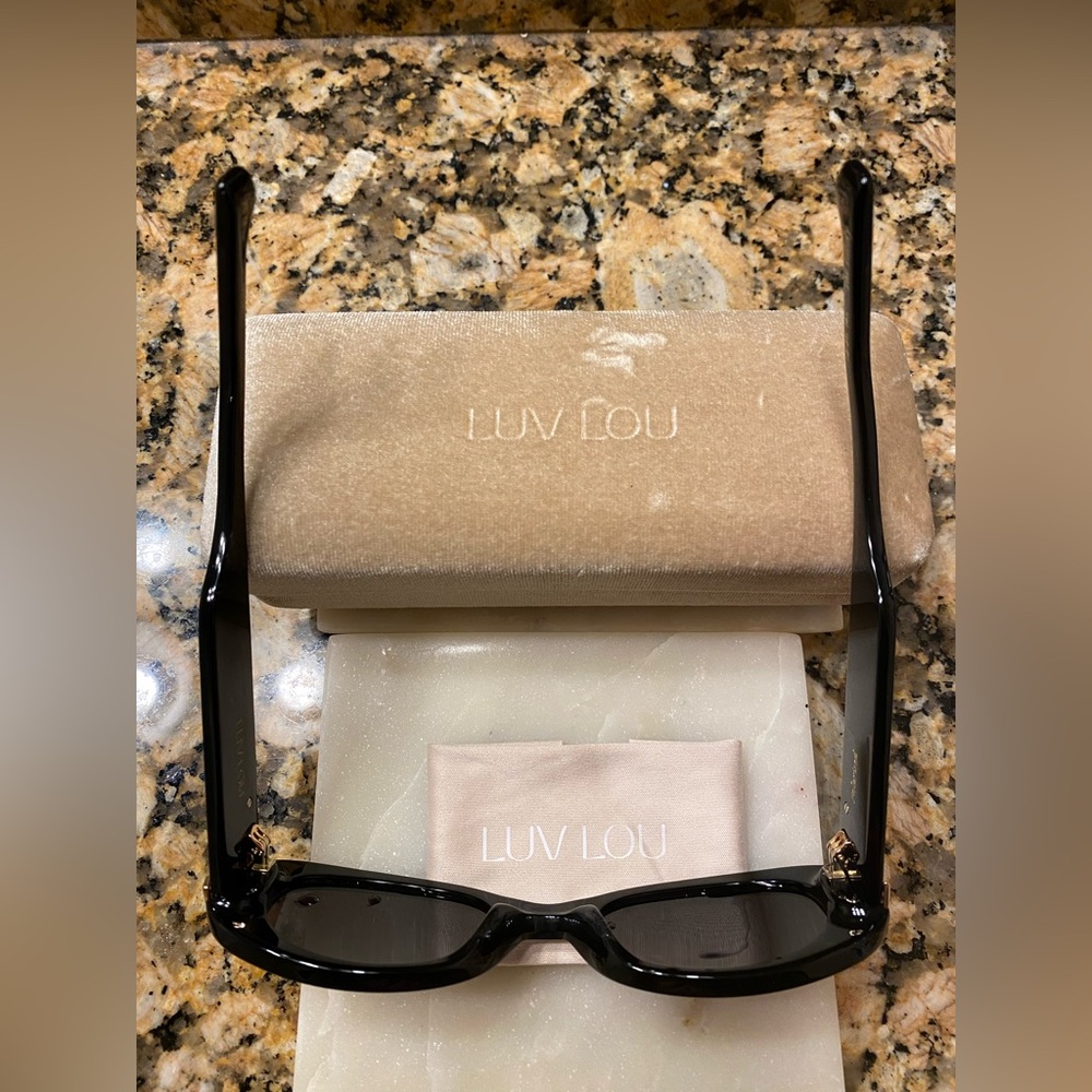 LUV LOU The Ellidy - Black Polarized bio-acetate frame with smoke mono lens - Picture 10 of 17